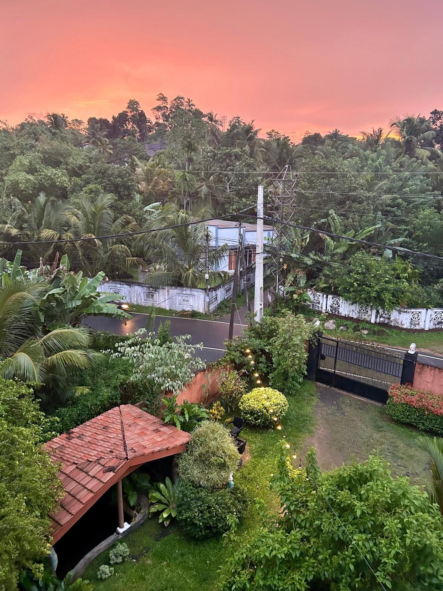 Hotel One Bhakthi Ahangama Exteriér fotografie